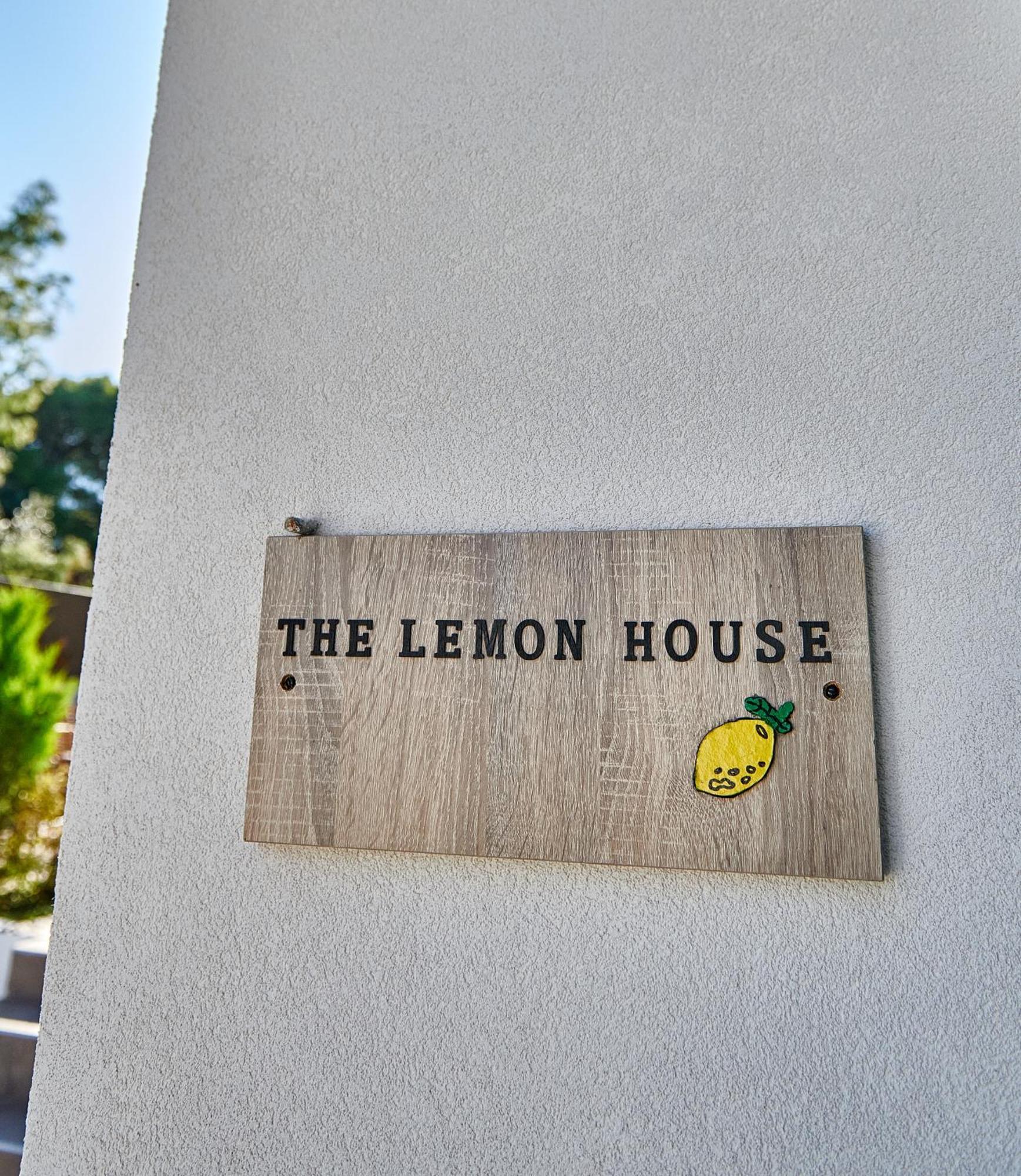Апартаменти The Lemon House Артеміда Екстер'єр фото